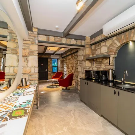 Amazing Flat Near Hadrians Gate דירה